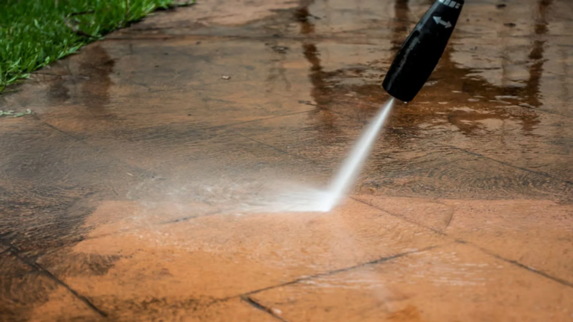 Spring Pressure Washing Checklist for Coastal Homeowners